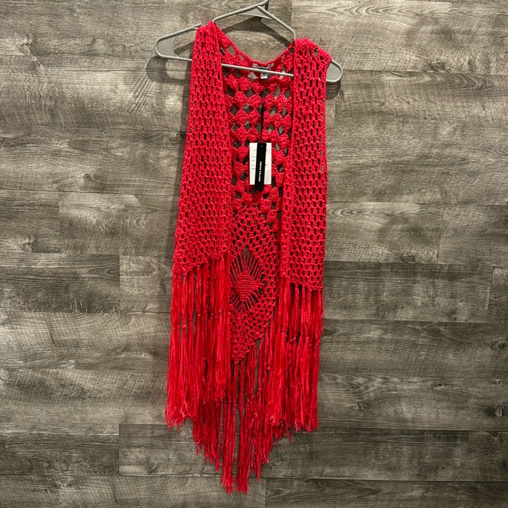 Peppe Peluso NWT Fushia Crotchet Cardigan with fringes.